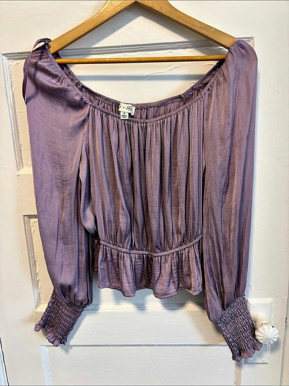 She + Sky Women'Small Smocked Sleeve Blouse in Purple Small Like New